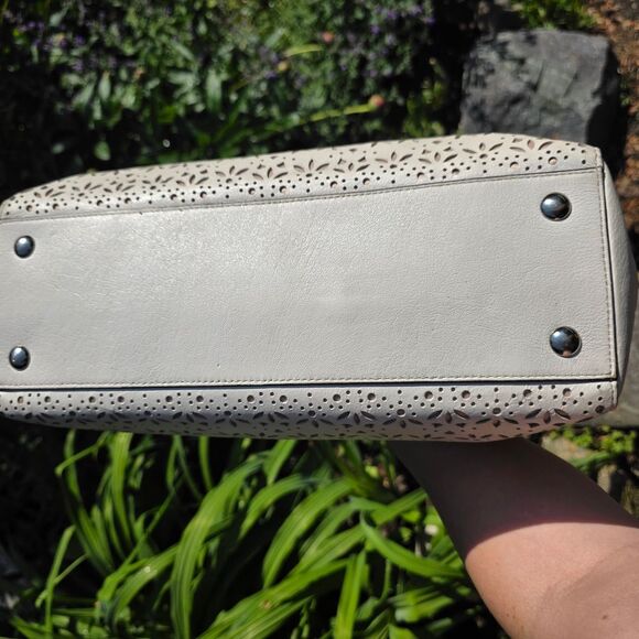 Coach Taylor Eyelet Carry-all - Picture 10 of 16